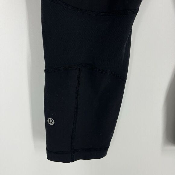 Lululemon Crop Leggings Size 10 Womens Black Athletic Yoga Running Zip Pocket - Picture 8 of 8